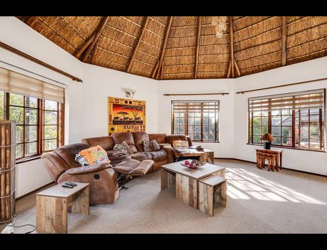 4 BEDROOM HOUSE FOR SALE IN FOURWAYS GARDENS